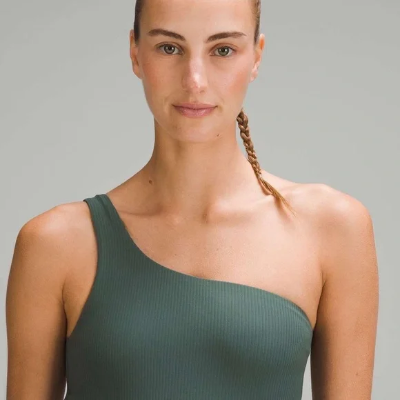 Lululemon Ribbed Nulu Asymmetrical Yoga Tank Top
Dark Forest size 2 - Picture 2 of 5